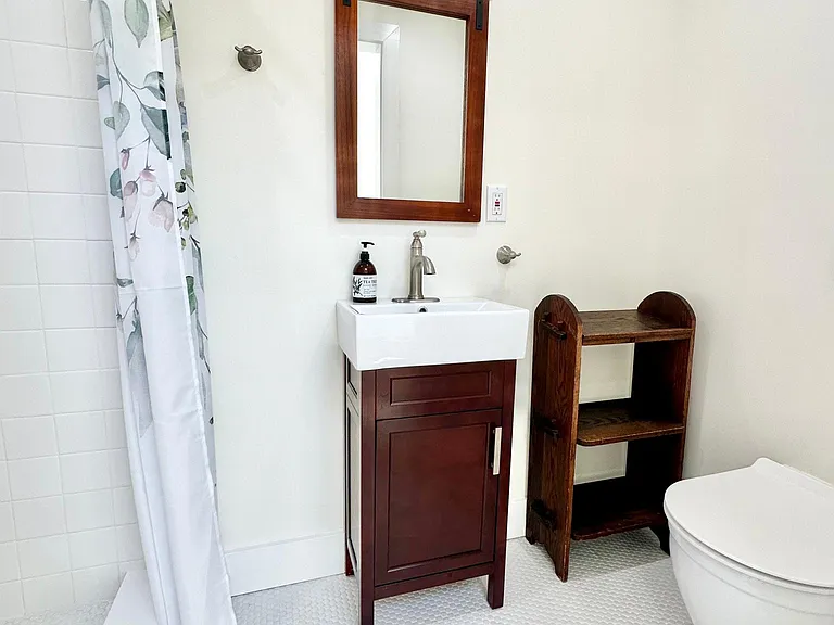 653 8th St — Photo 7