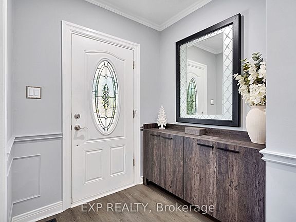 4th image of 79 Heather Pl