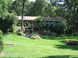 5 Truxton Ln, Northport, NY 11768