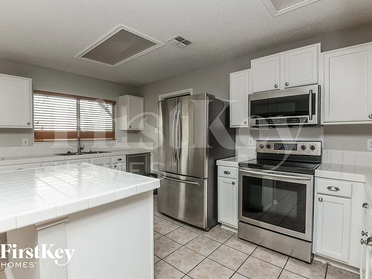 10125 Chapel Hill Ct — Photo 8