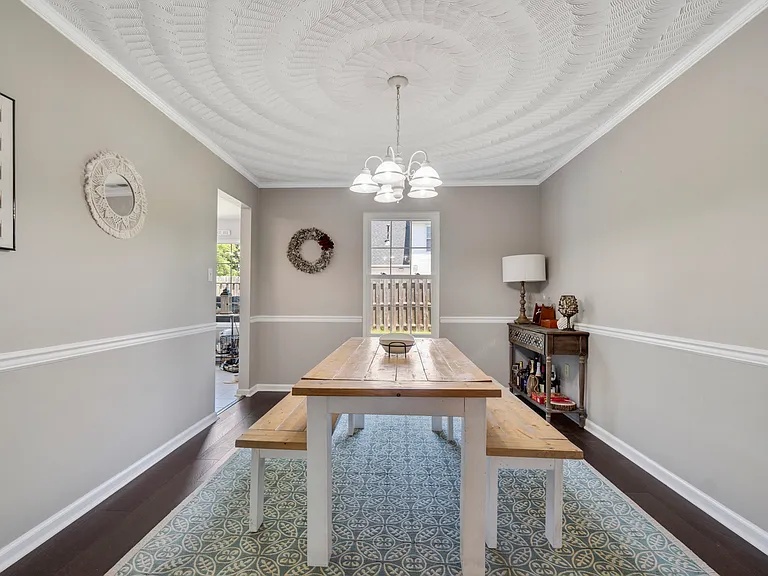 2612 Loudoun St — Photo 12