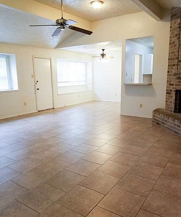 5th image of 9018 Wellesley Manor Dr