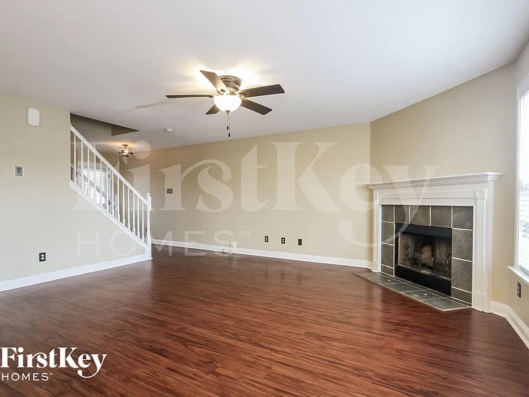 1441 Dowell St — Photo 3