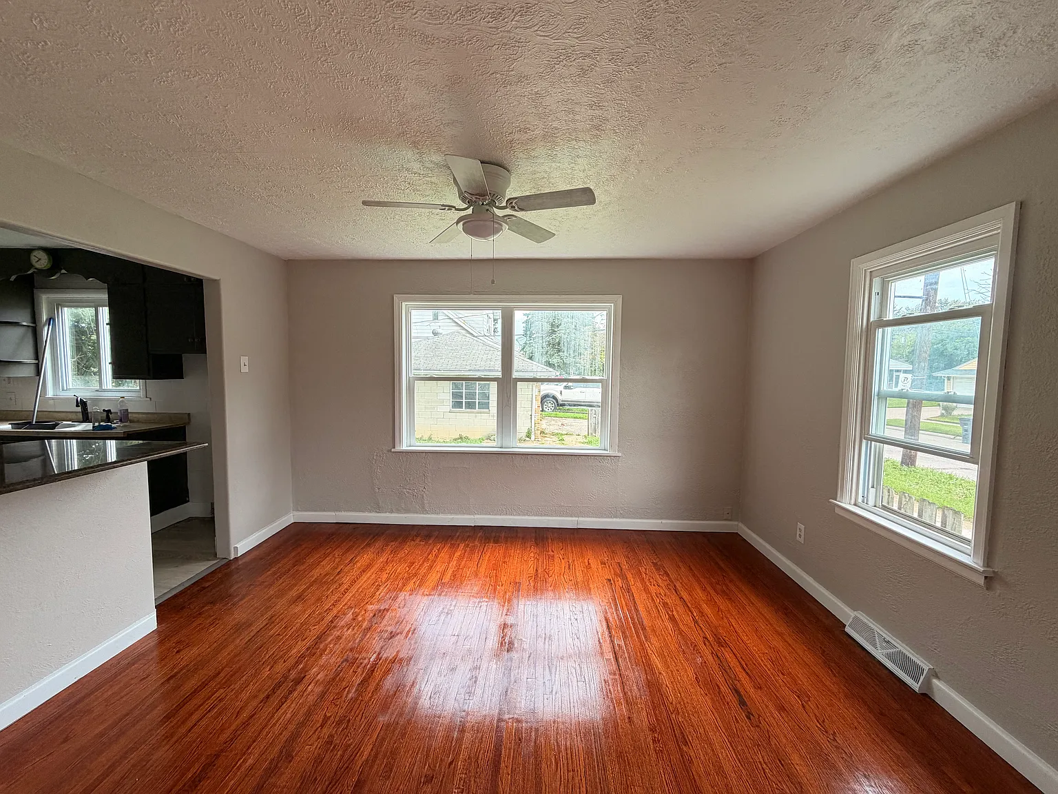3 bed, 1248 sqft, $1,200 — Photo 4