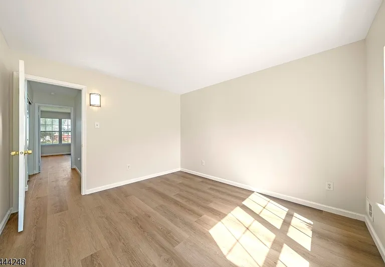 123 Harrow Dr — Photo 16
