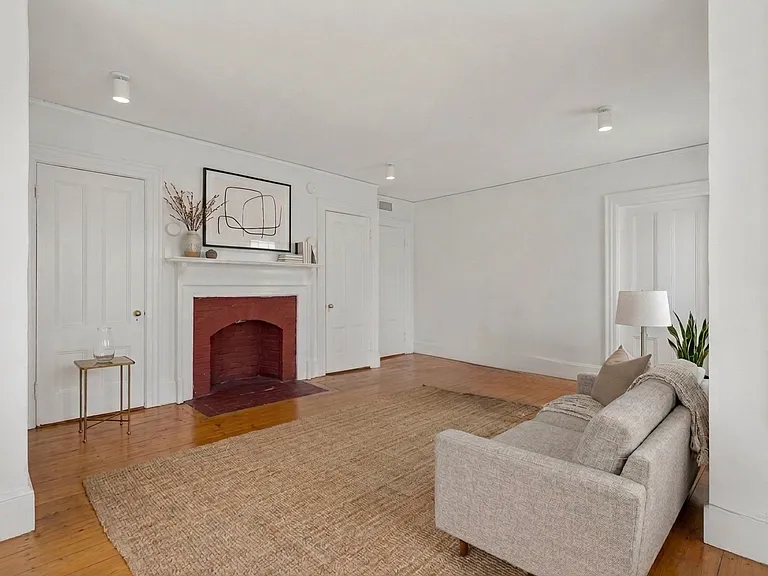 191 Davis Ave — Photo 7