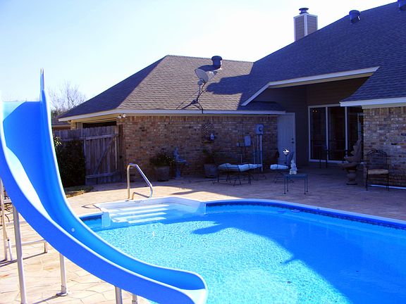 3rd image of 2014 Regent Cir