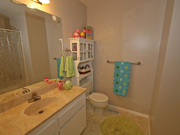 Full, Upstairs Bathroom