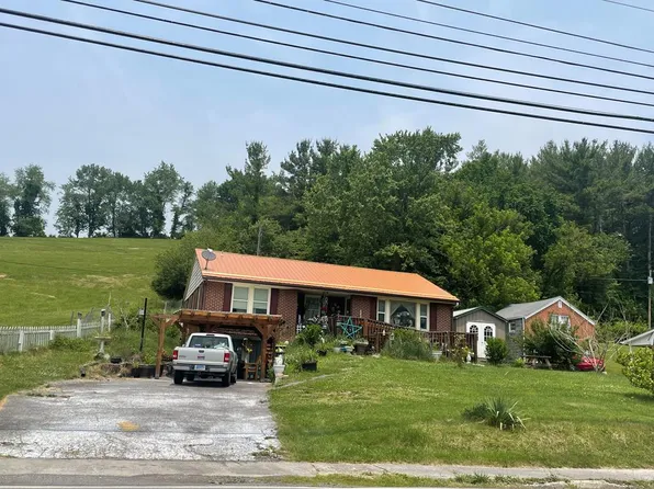 1271 Fincastle Tpke, Tazewell, VA 24651