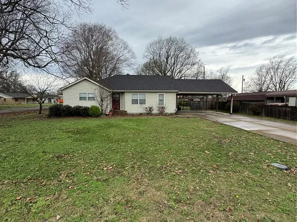 301 N Cooter Rd, Steele, MO 63877