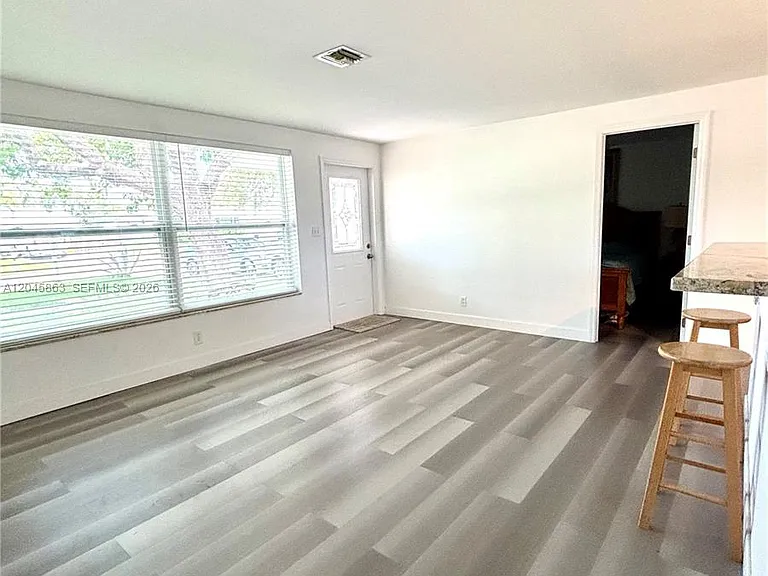 5809 Sullivan Rd — Photo 2