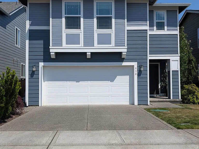 938 Burwood St SE — Photo 1