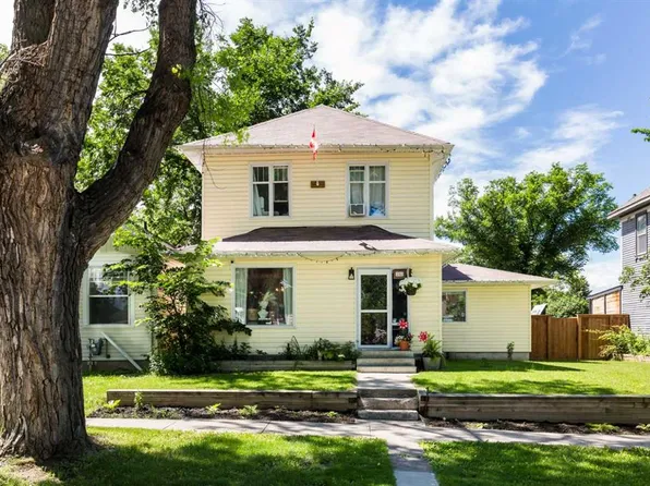 910 E 8th St S, Lethbridge, AB T1J 2K8