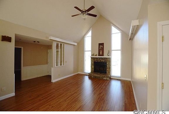 5th image of 201 Stonebrook Dr