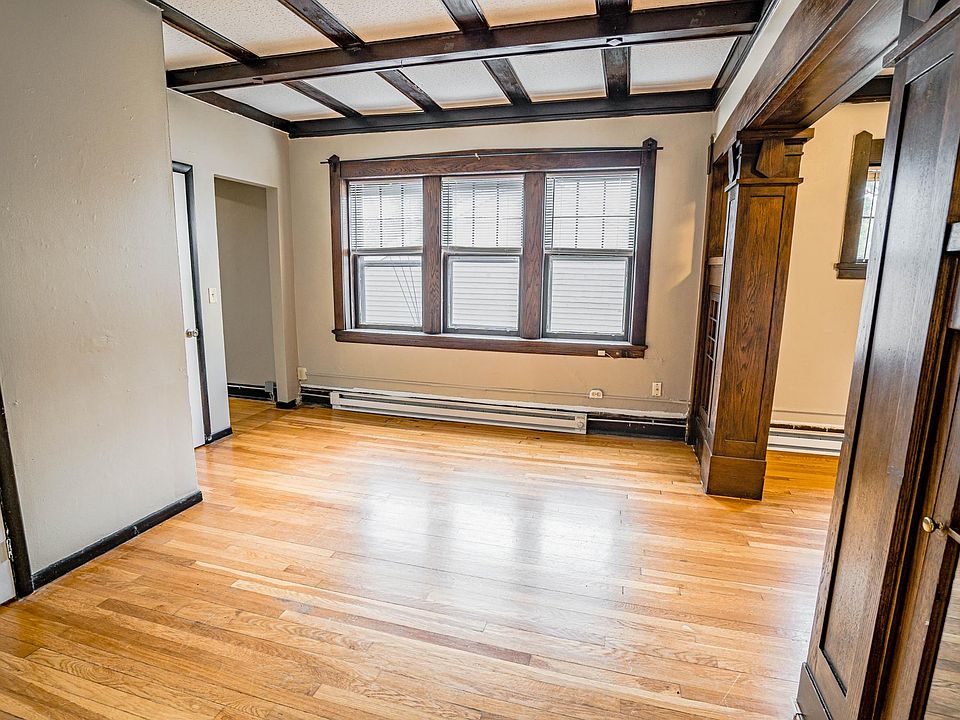 1st image of 604 Holly Ave #202