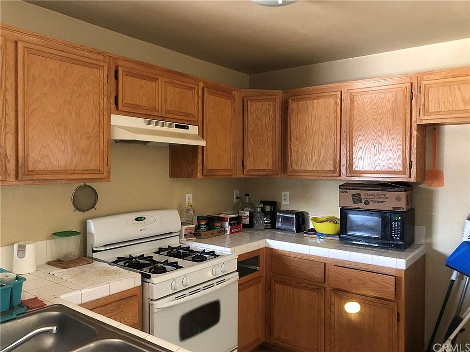 2nd image of 5045 N Western Ave