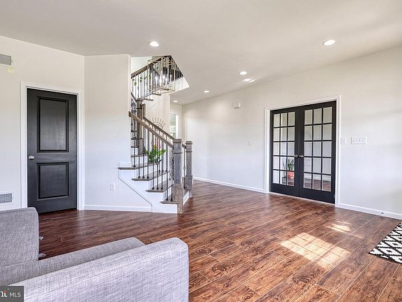 3rd image of 2805 Alperton Dr