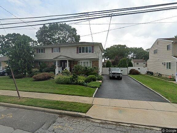 1st image of 122 Toronto Ave
