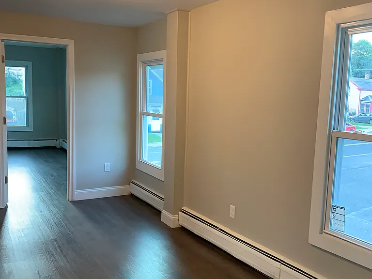 12 Crystal St #1 — Photo 7