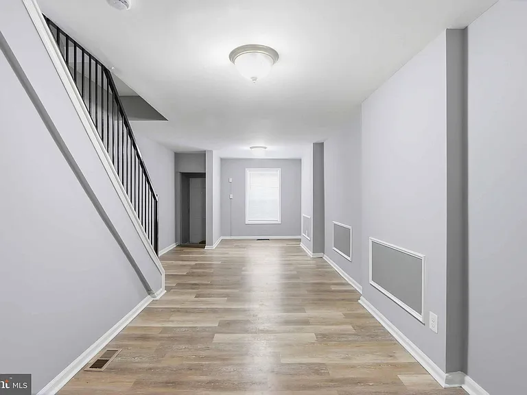 415 N Belnord Ave — Photo 2