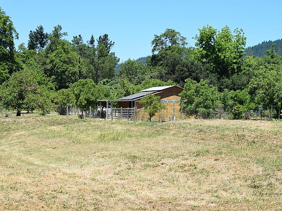3rd image of 5833 Sonoma Highway NE