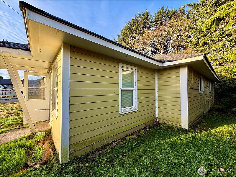 3rd image of 4777 Forwood Avenue