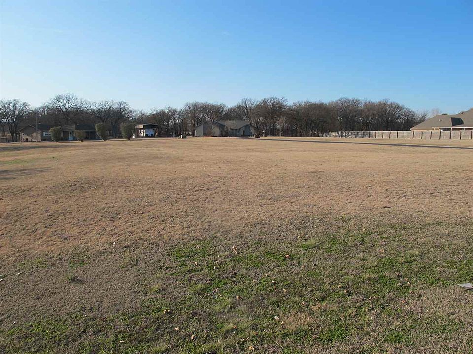 2nd image of 1911 Hedges Rd