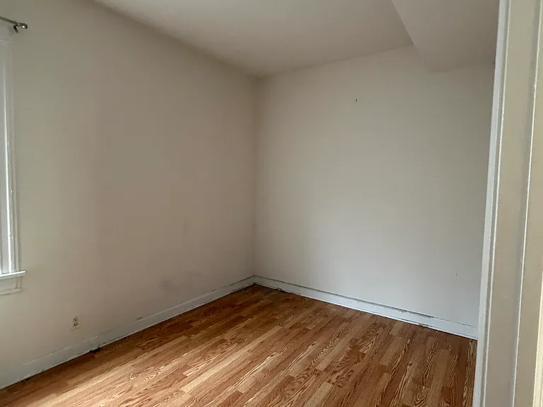 3319 W Berteau Ave #2 — Photo 12