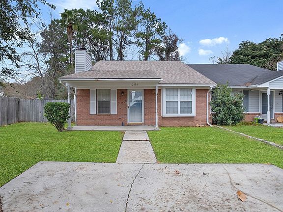 2nd image of 2424 Ian Dr