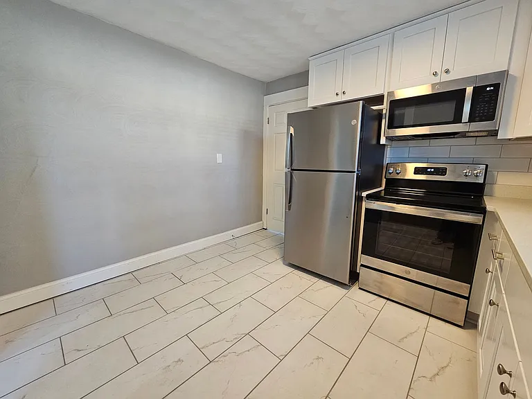 3235 Flanders Ave — Photo 7
