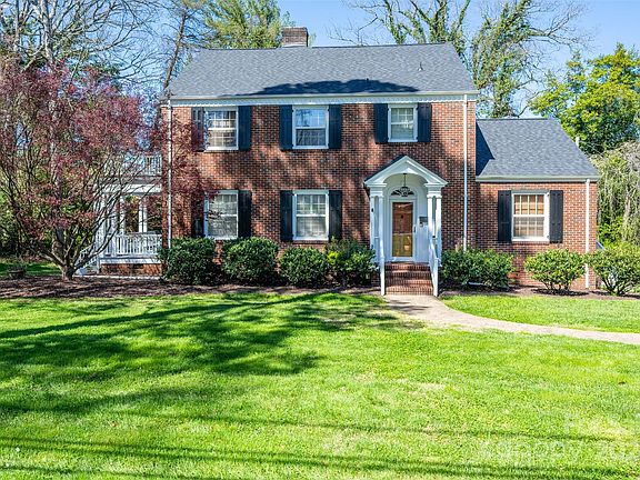 2nd image of 215 Brookdale Dr