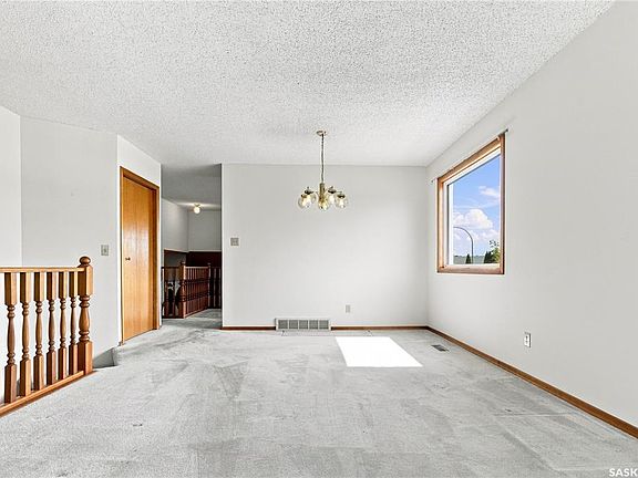 5th image of 202 Stacey COURT
