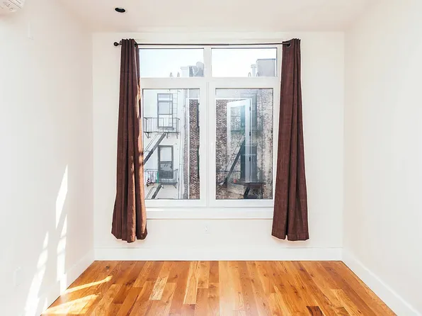 1004 Gates Avenue image 4 of 6