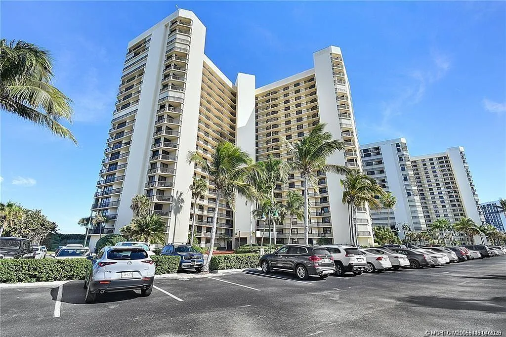 2 bed, 2.0 bath, 1228 sqft, $3,000 — Photo 1