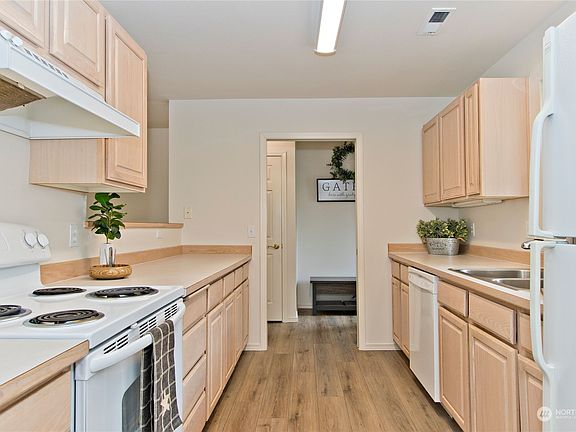 5th image of 22528 SE 38th Terrace #2362