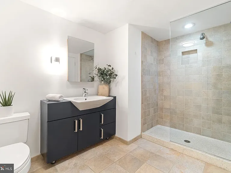 1390 V St NW #501 — Photo 5