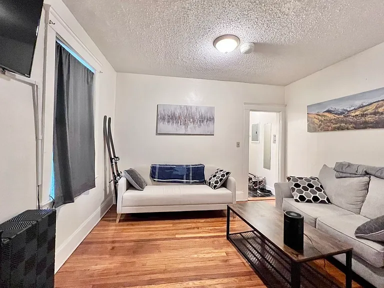 26 Chiswick Rd #6 — Photo 3