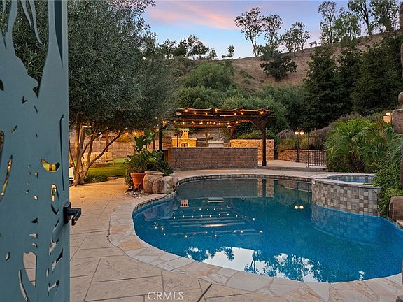 3rd image of 6029 Fairview Pl