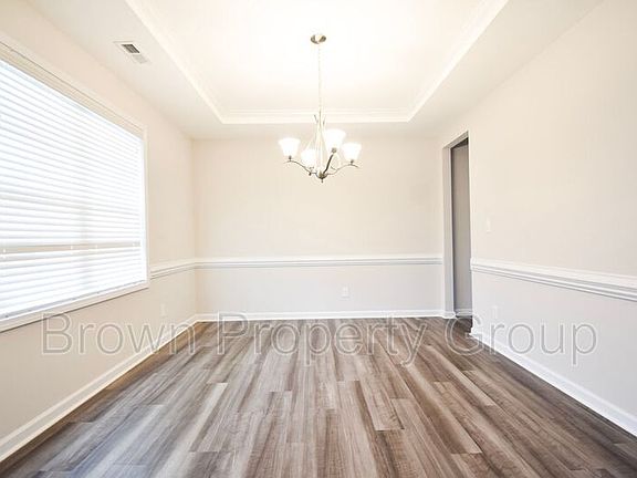 5th image of 114 Welborn St