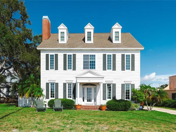 55 Edgewater Dr, Dunedin, FL 34698