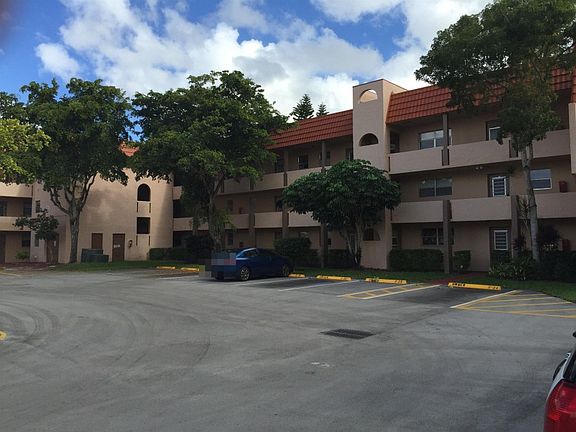 5th image of 2950 W Sunrise Lakes Dr #205