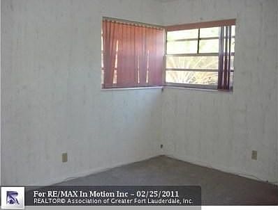 5th image of 4031 NE 8th Ave
