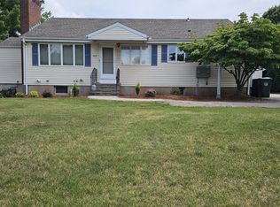 1632 Willard Ave, Newington, CT 06111