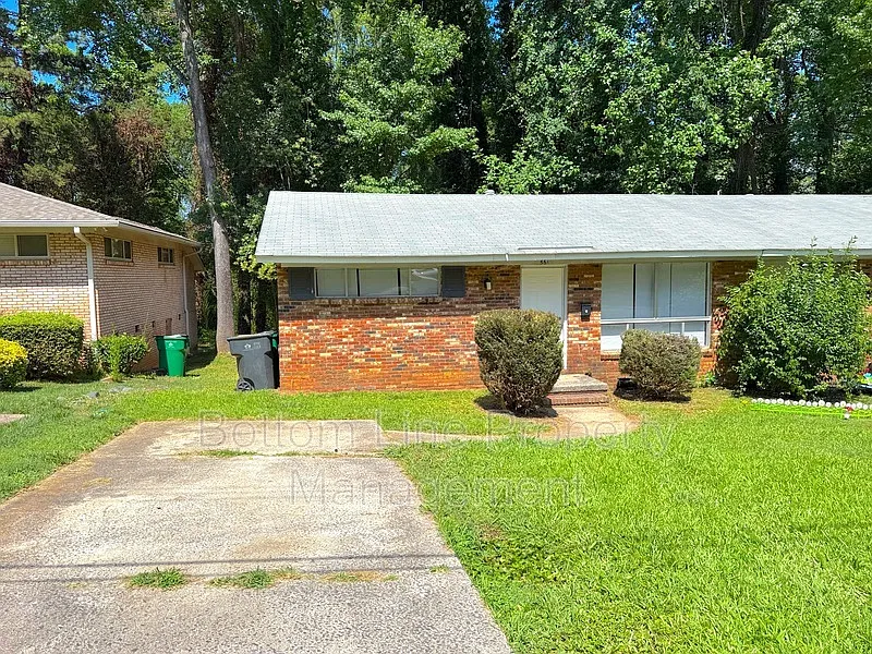 561 Blendwood Dr
