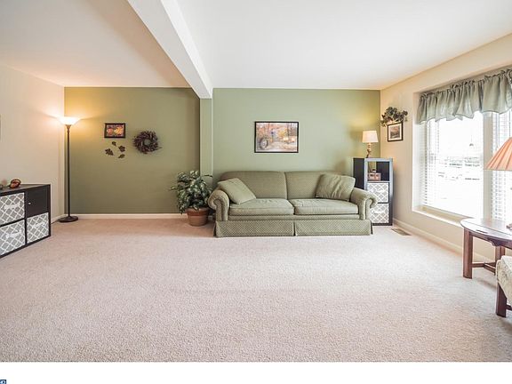 2nd image of 46 Photinia Dr