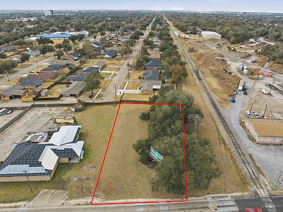 3rd image of 2434A Gerstner Memorial Dr