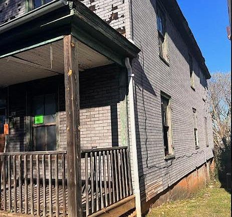 2nd image of 320 Polk St