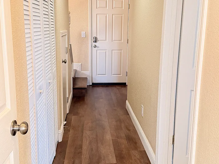 961 Celestine Cir — Photo 23