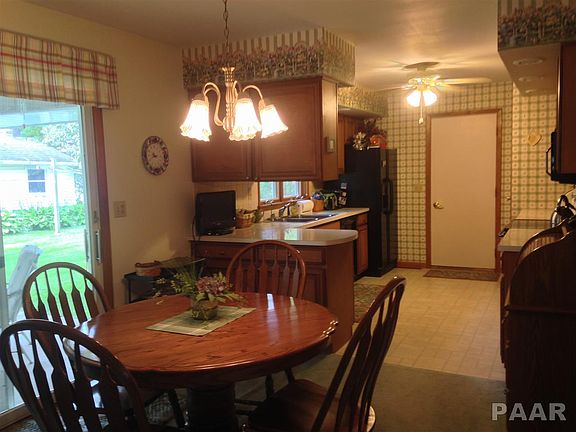 5th image of 502 W Crestwood Dr