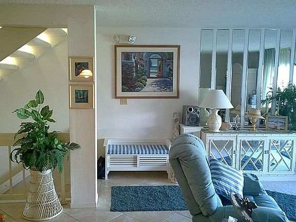 4th image of 601 W Ocean Dr APT 310C